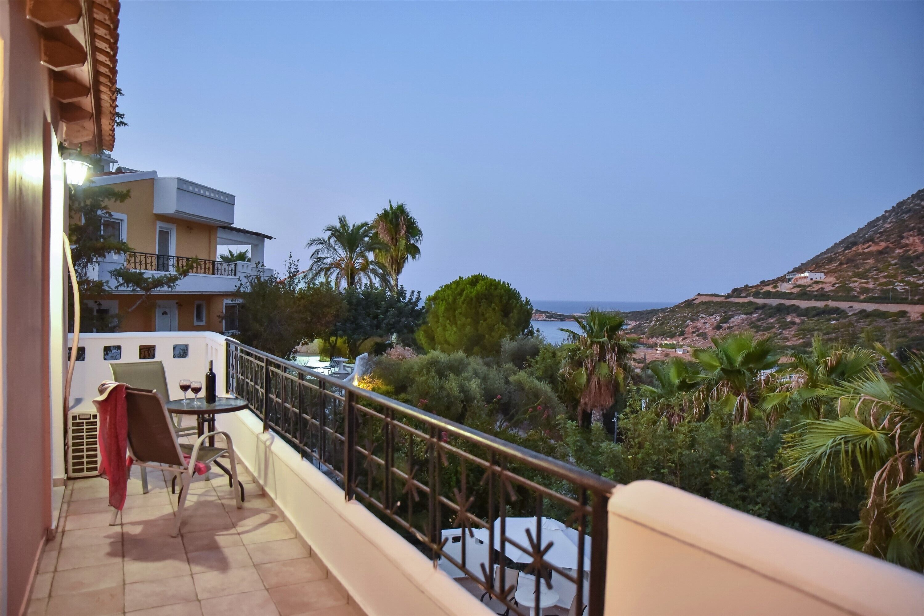 Comfort kamer, 1 twee- of 2 eenpersoonsbedden, uitzicht op tuin | Terras