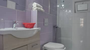 Gratis toalettartiklar, hårtork och handdukar