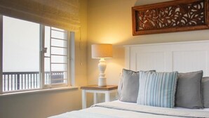 House, Sea View (Sleeps 12) - Amanzi Beach House (Hibberdene)