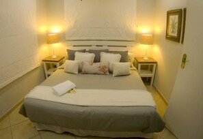 House, Sea View (Sleeps 12) | 5 bedrooms, in-room safe, blackout drapes, free WiFi
