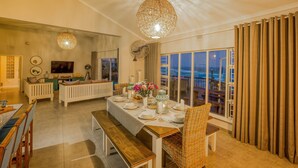 In-room dining - Amanzi Beach House (Hibberdene)