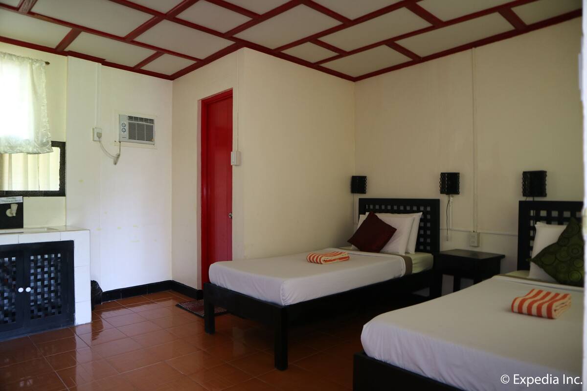 Desk, cots/infant beds, rollaway beds, free WiFi