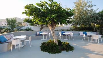 Breakfast, lunch, dinner served; Greek cuisine, beach views