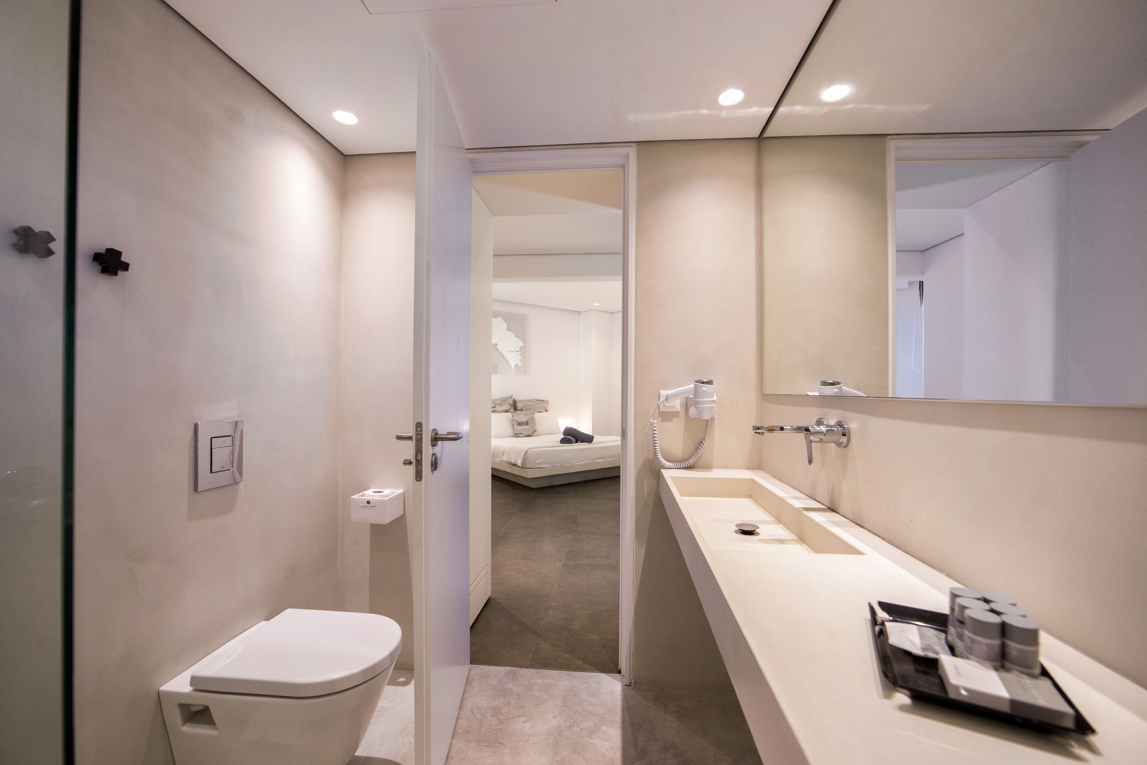 superior double room, hot tub, sea view | bathroom | shower, rainfall showerhead, eco-friendly toiletries, hair dryer