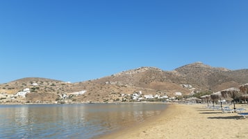 Beach nearby, white sand, sun-loungers, beach umbrellas