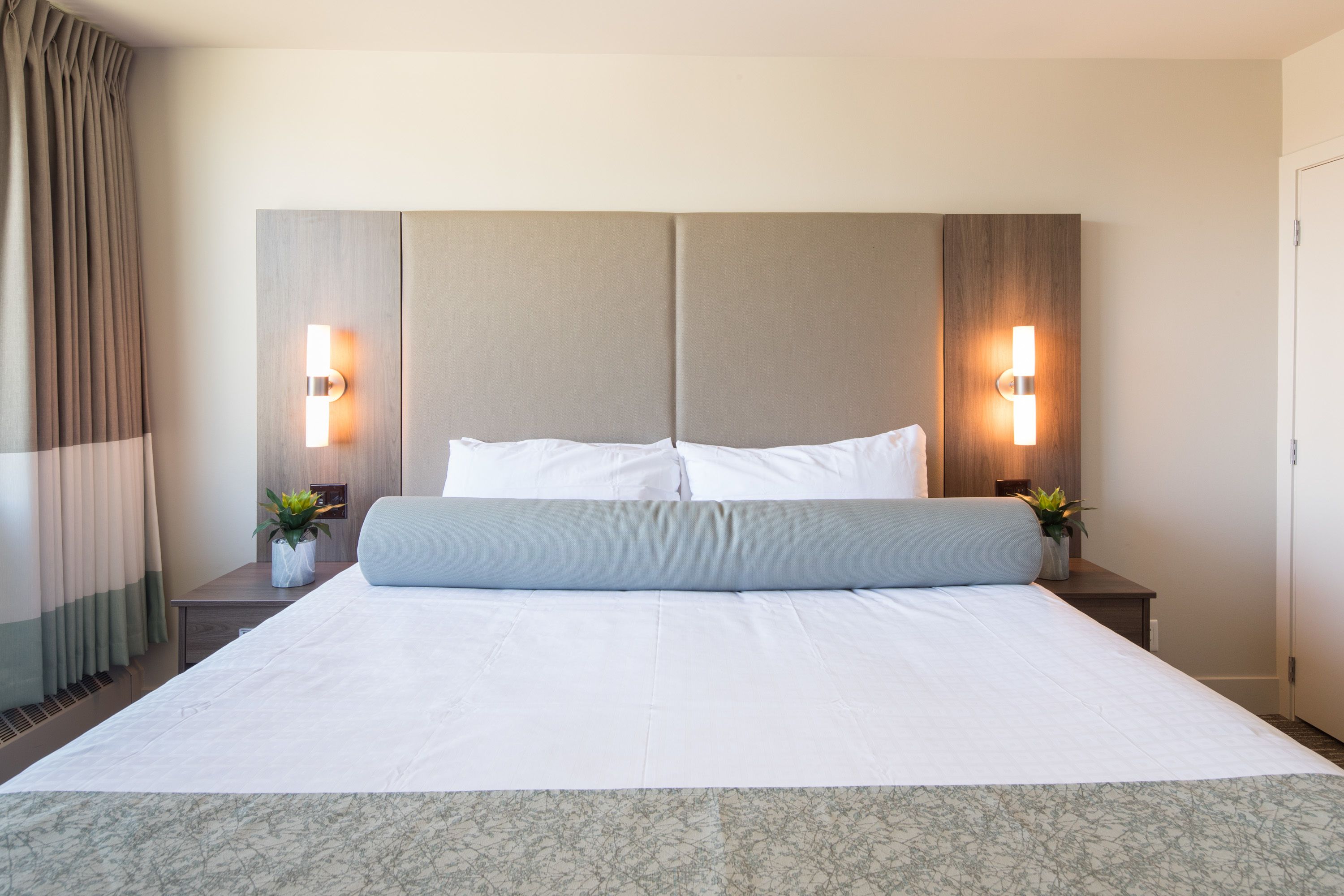 suite, 1 bedroom | 1 bedroom, desk, laptop workspace, blackout curtains