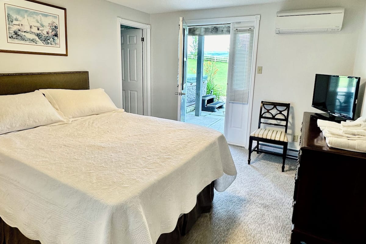 Maison Signature, 1 grand lit, salle de bain attenante, vue sur la montagne | Draps en coton égyptien, literie de qualité, couette en duvet