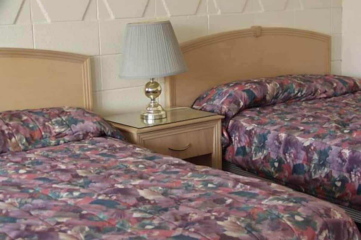 Double Room, 2 Double Beds | Free WiFi