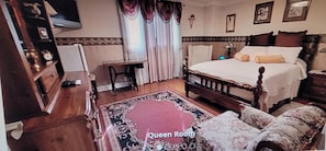 Deluxe Room, 1 Queen Bed | Desk, iron/ironing board, rollaway beds, free WiFi - All Seasons Bed & Breakfast (Mississauga)