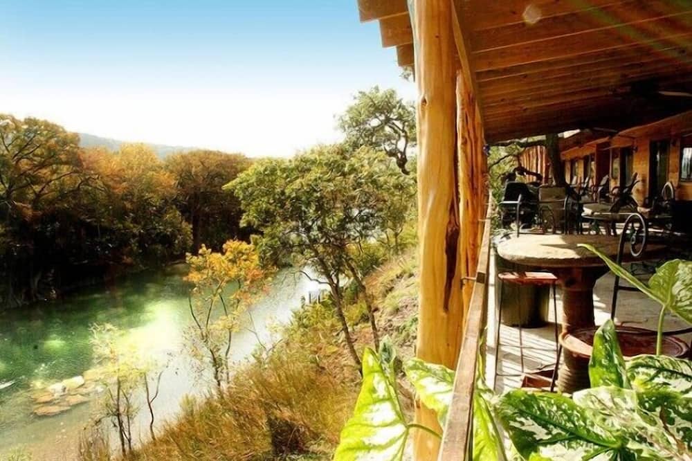 Hideout on the Horseshoe