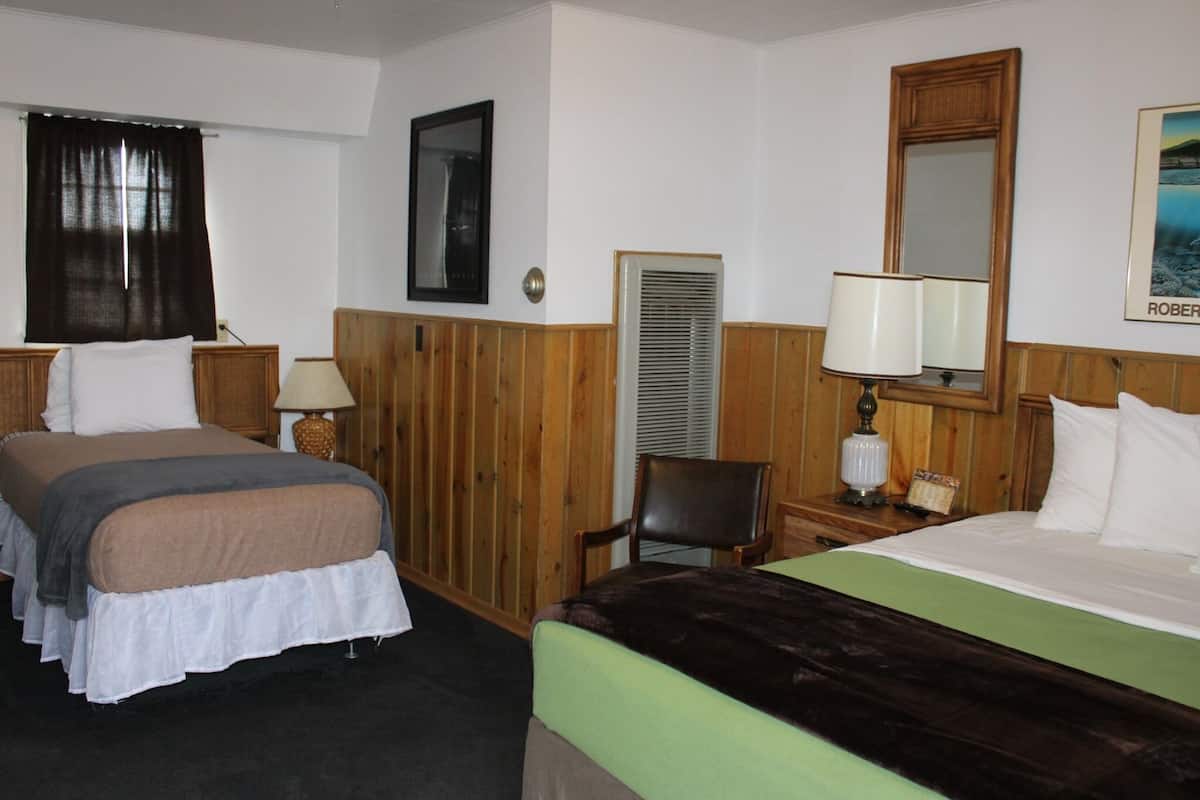 Deluxe Double or Twin Room | WiFi (free), individually decorated, individually furnished