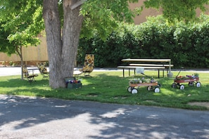 Terrace/patio - Bell's Motor Lodge Motel (Spearfish)