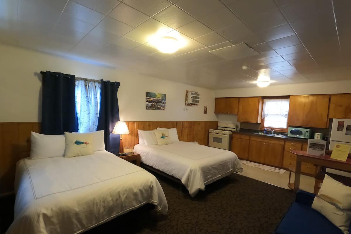 Family Studio Suite | WiFi (free), individually decorated, individually furnished