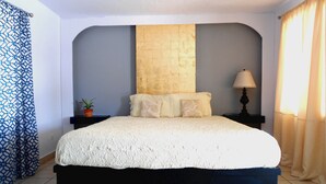 Basic Duplex, 2 Bedrooms, Courtyard View