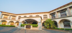 Front of property - Hotel Los Portales (Chinandega)