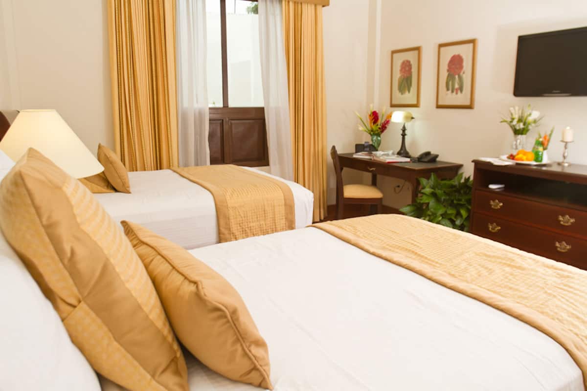 double room | 1 bedroom, premium bedding, minibar, in-room safe