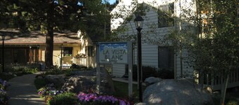 La Vista Blanc by Mammoth Reservation Bureau