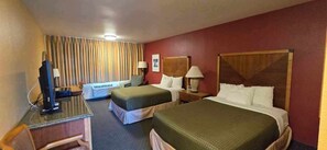 Two Double Executive Beds (No Pets) | Soundproofing, iron/ironing board, rollaway beds, free WiFi - Olympic View Inn (Sequim)