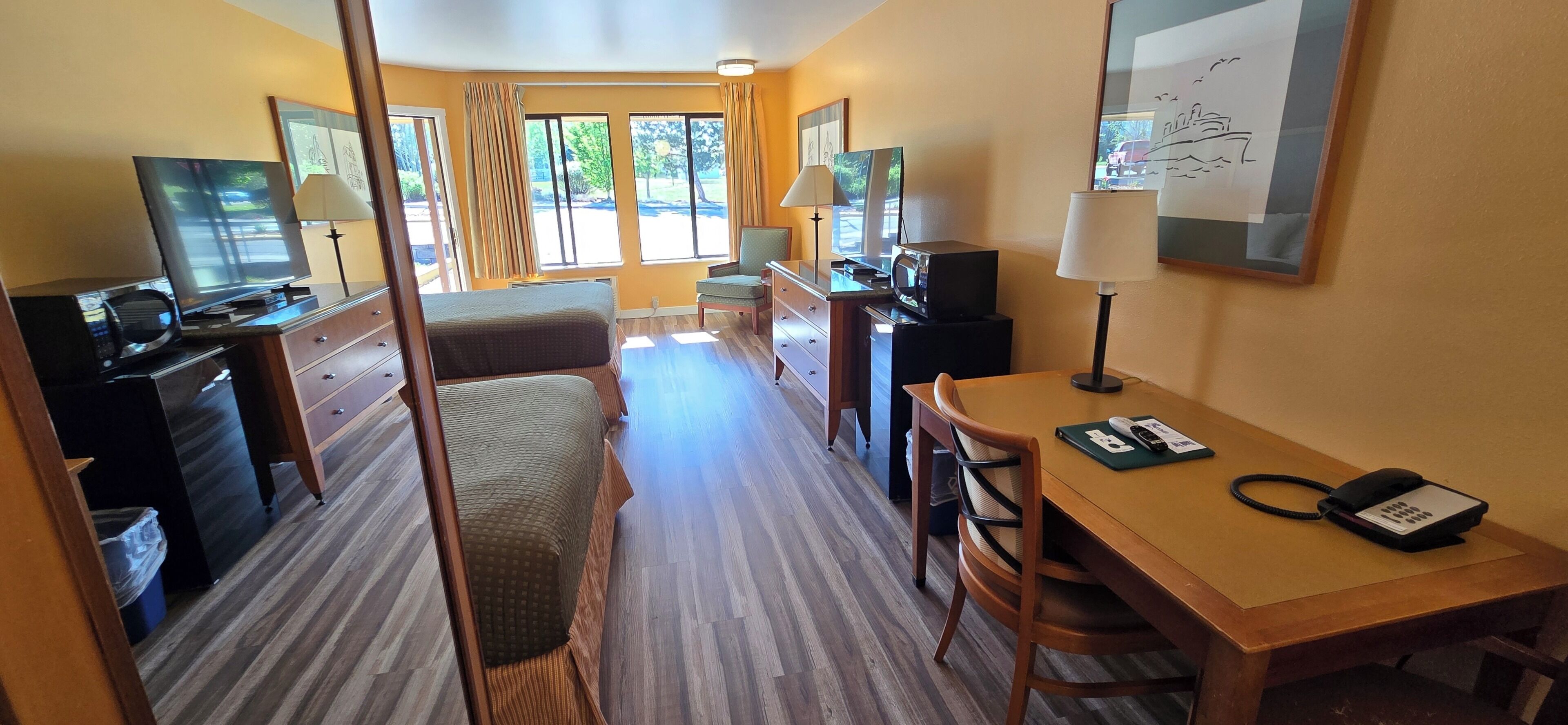 Superior-Zimmer, 2 Doppelbetten (Two Double Pet Friendly) | Schallisolierte Zimmer, Bügeleisen/Bügelbrett, Zustellbetten