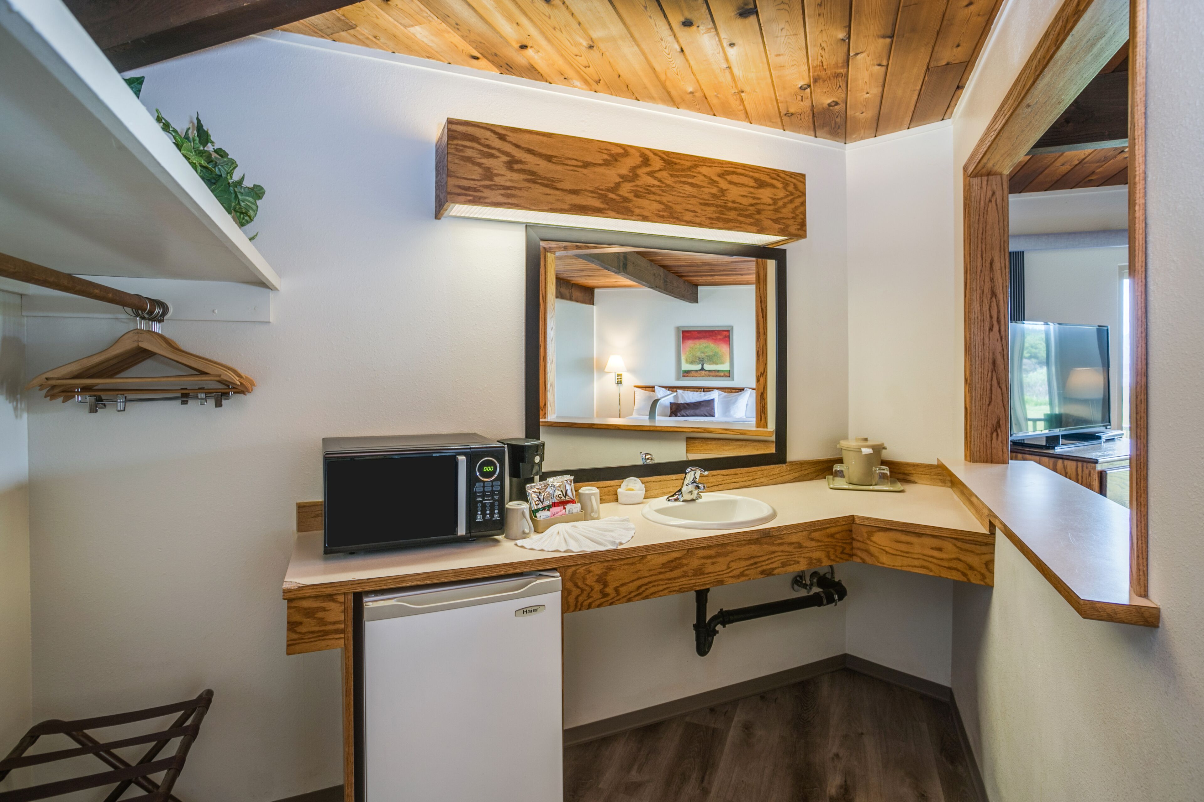 king balcony ocean view pet friendly | bathroom | free toiletries, hair dryer, towels