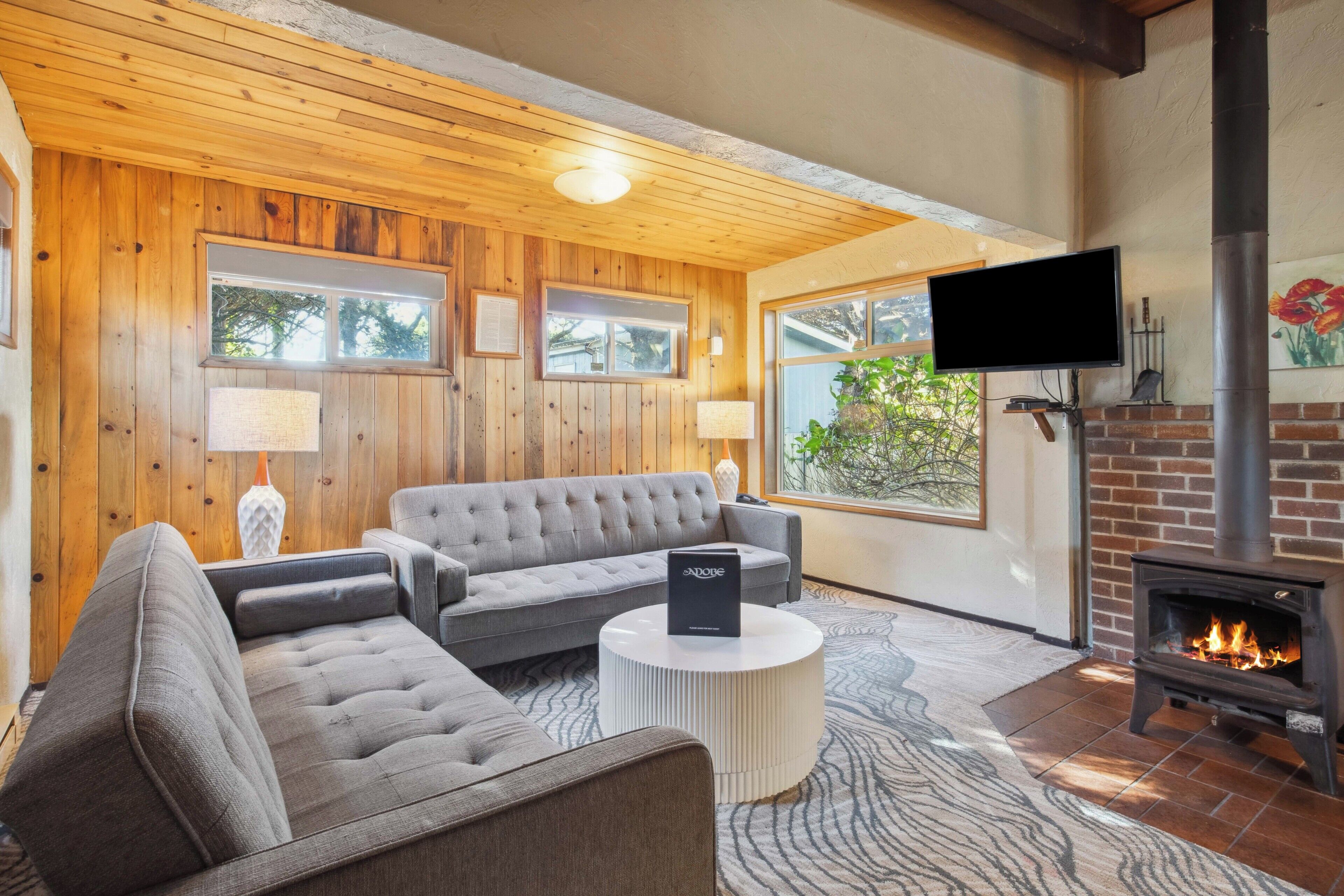 two bedroom suite kitchen pet friendly | 1 bedroom, laptop workspace, iron/ironing board, cots/infant beds