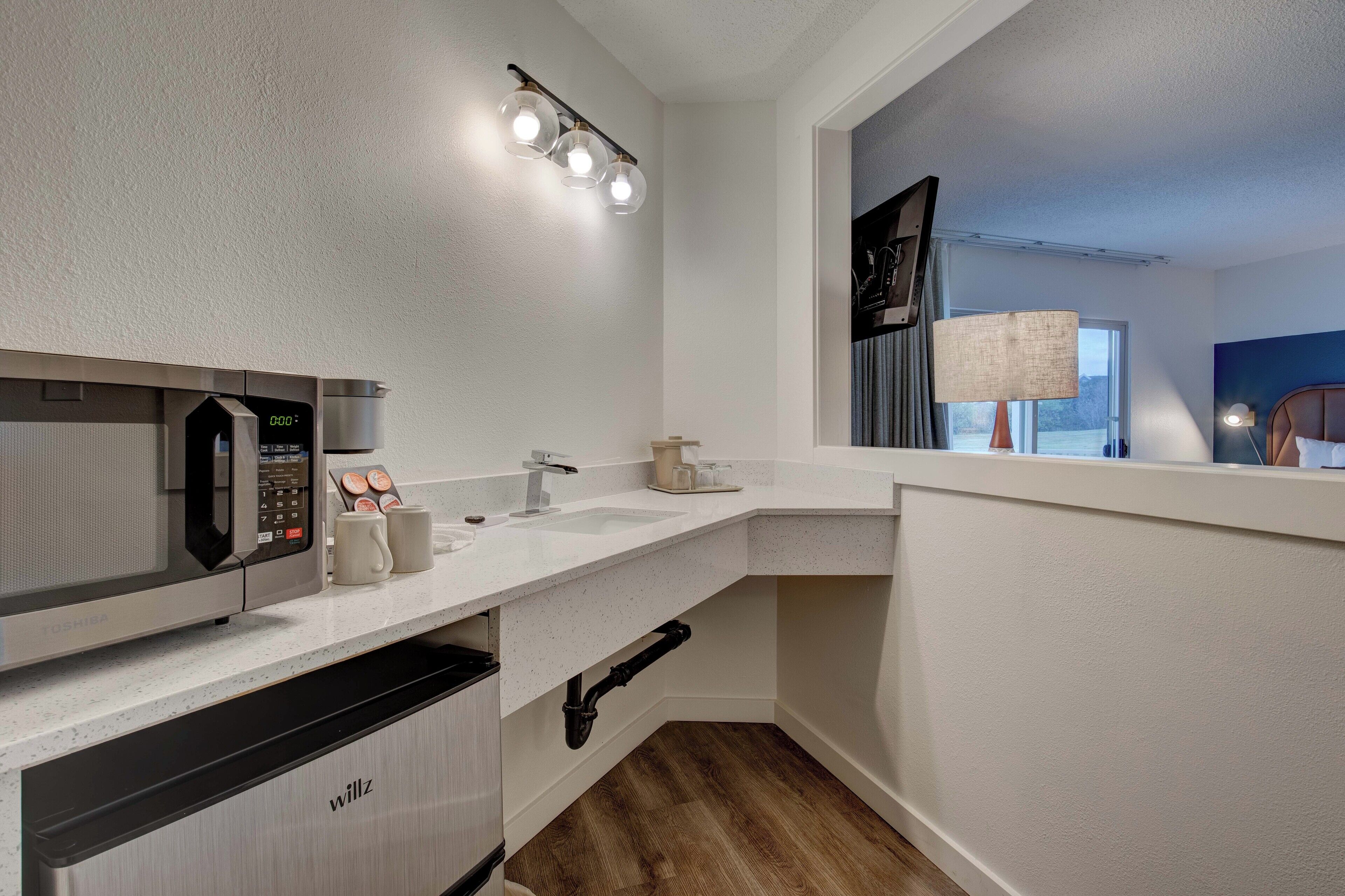 standard double room | 1 bedroom, laptop workspace, iron/ironing board, cots/infant beds