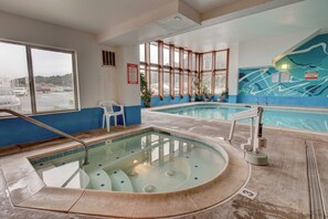 Indoor pool, sun loungers