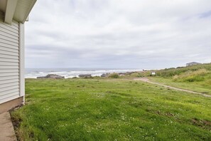 1 Bedroom Ocean View Suite | View from room