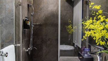 Classic Double Room (Self Check-In) | Bathroom | Hair dryer, slippers, bidet, towels