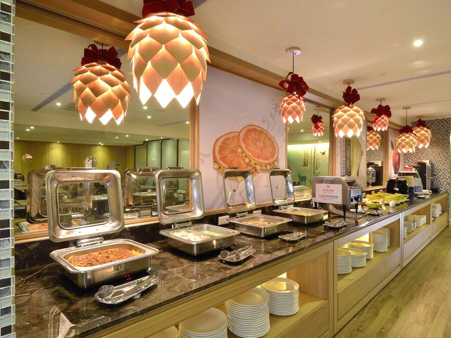 Sarapan ambil sendiri setiap hari (TWD 280 per orang)