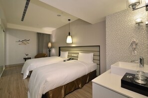 Kamar Twin Bisnis (No Parking Space) | Brankas, meja kerja, Wi-Fi gratis, dan dapat diakses tamu berkursi roda