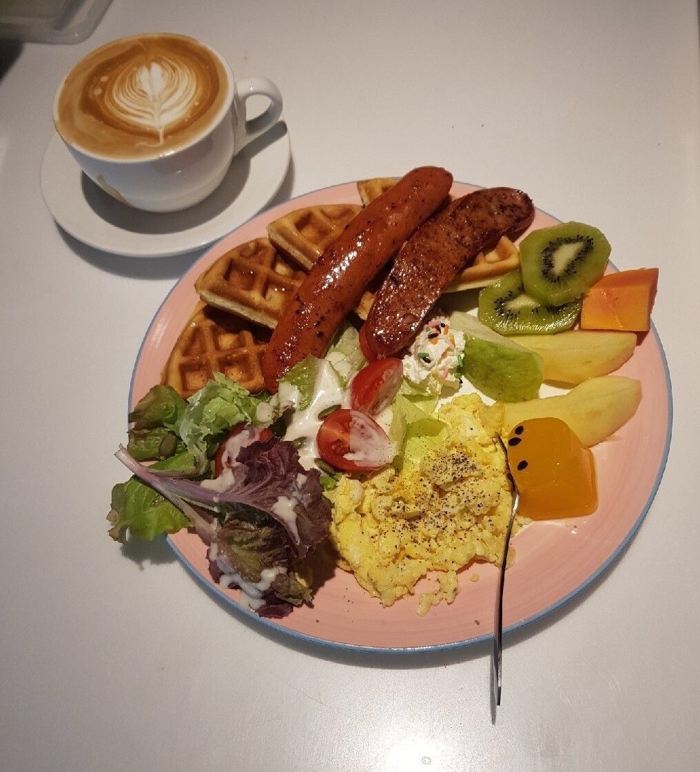 daily continental breakfast for a fee