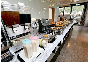 Desayuno bufé gratuito y diario