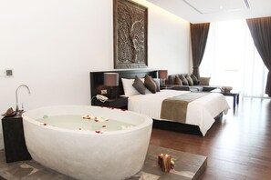 Junior Suite, Balcony, River View - Crystal Blue Boutique Hotel (Phnom Penh)