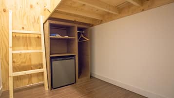 Single Room (without window)