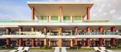 Outdoor pool, sun loungers