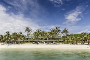 Privatstrand, weißer Sandstrand, Cabañas (gegen Gebühr), Liegestühle
