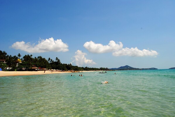 A strandtól nem messze és strandlepedők