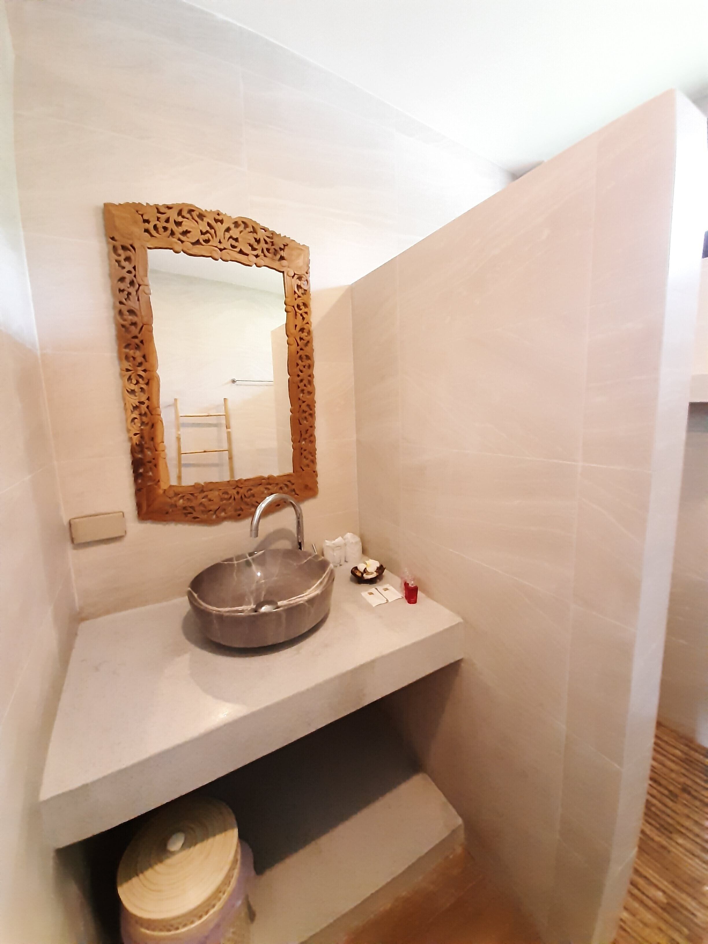 deluxe double or twin room | 1 bedroom, premium bedding, minibar, in-room safe