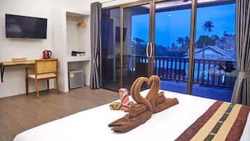 1 bedroom, premium bedding, minibar, in-room safe