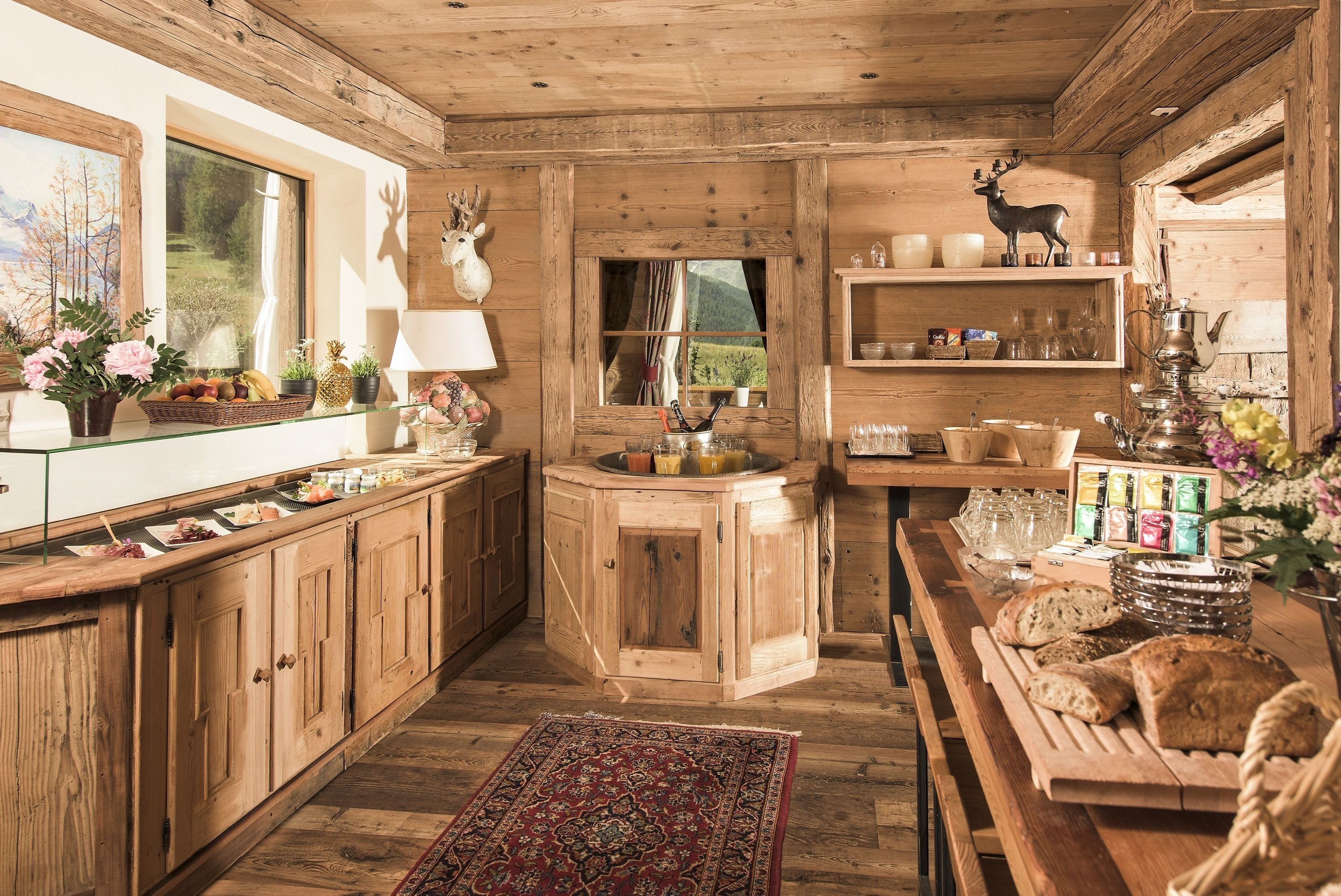 free buffet breakfast