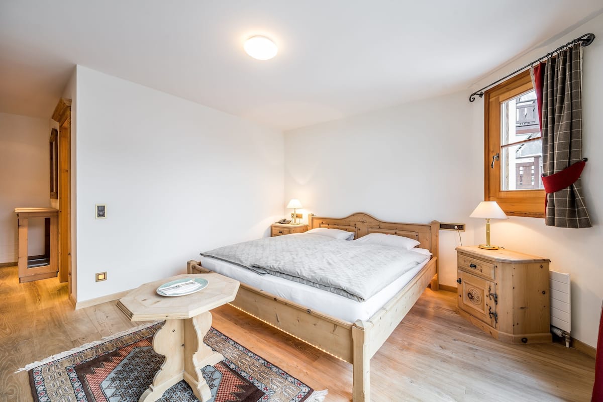 Superior Double Room, Mountain View | In-room safe, desk, blackout drapes, cribs/infant beds