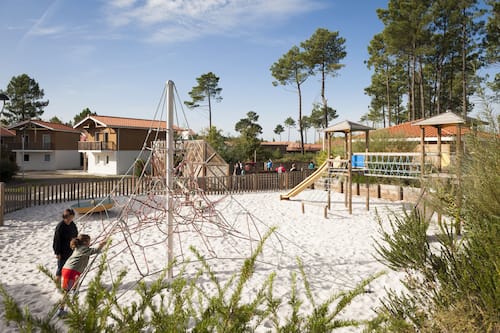 Children’s play area – outdoor