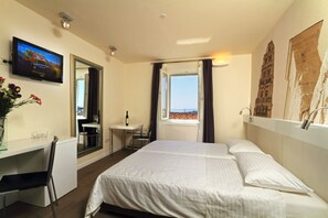 Kamar Double Superior, pemandangan samudra | Seprai premium, minibar, brankas, dan meja kerja