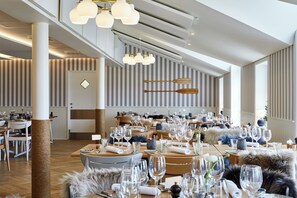 Ze serveren er lunch en diner 