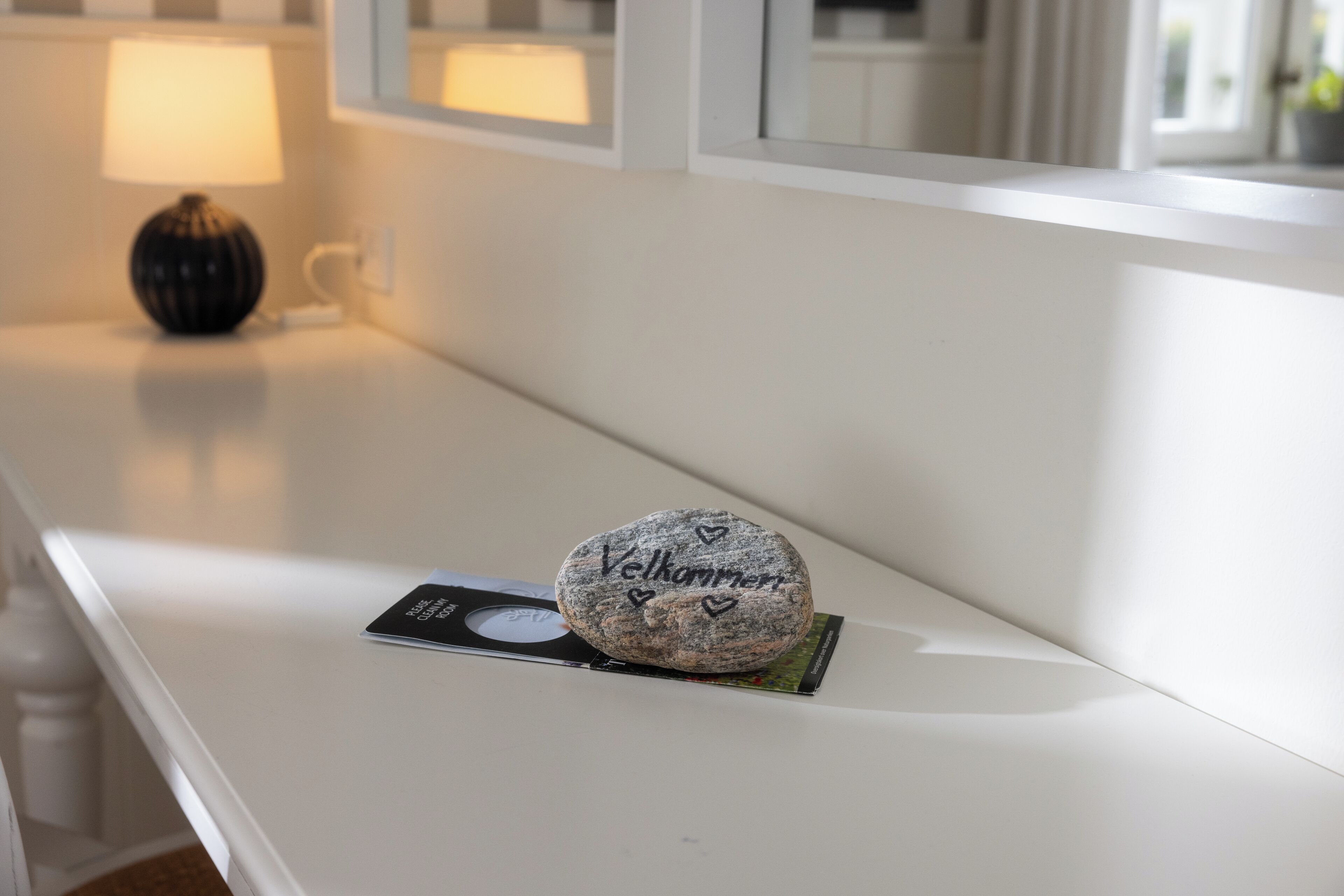 hypo-allergenic bedding, desk, iron/ironing board, cots/infant beds