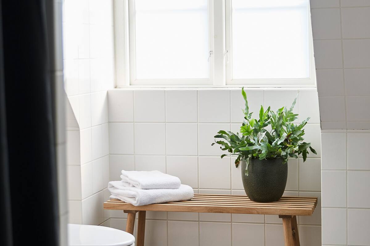 comfort double room, 2 single beds, balcony, sea view | bathroom | designer toiletries, hair dryer, heated floors, towels