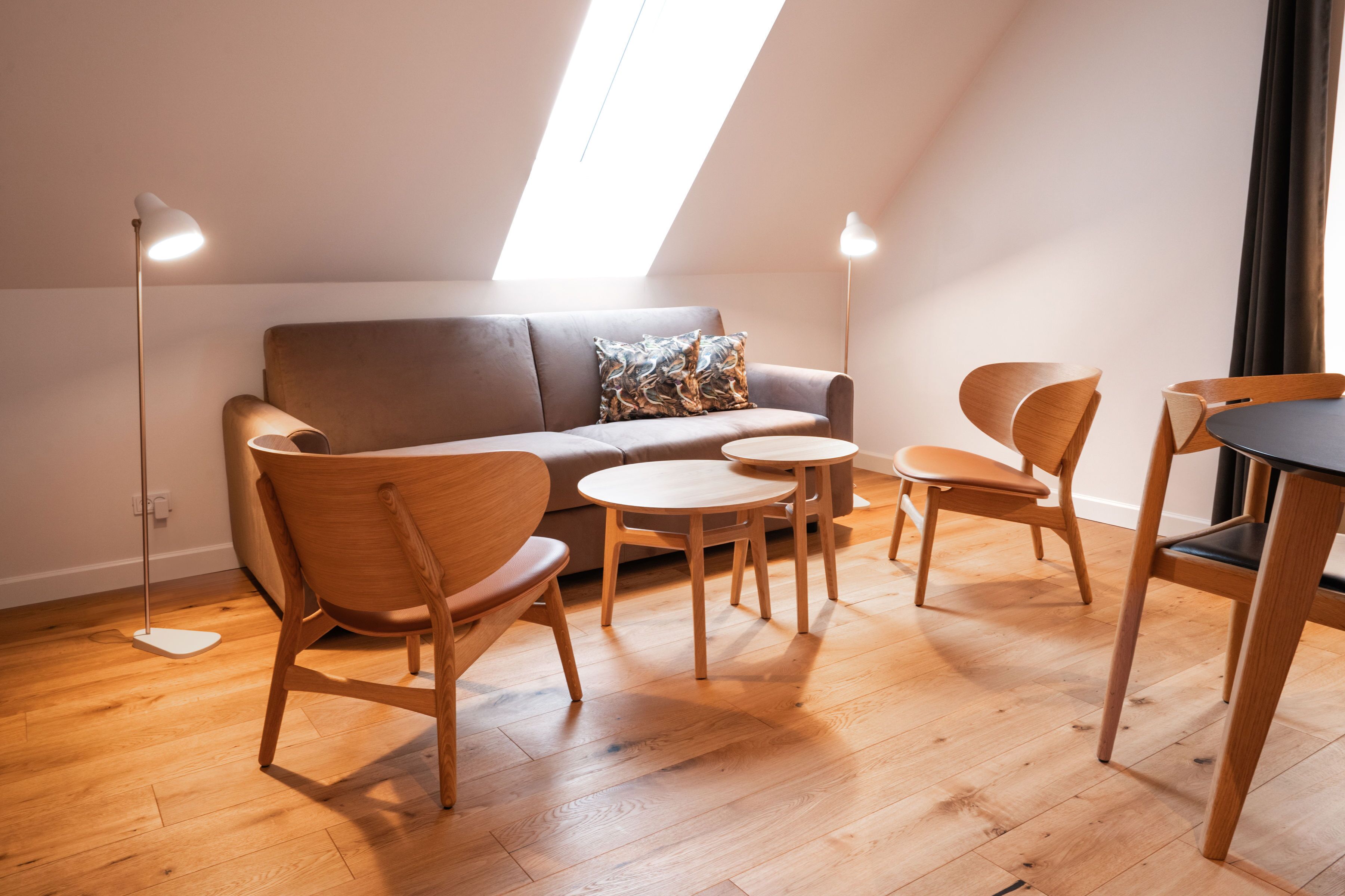 family room | premium bedding, desk, laptop workspace, soundproofing