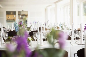 2 restaurants, breakfast, lunch, dinner served; local cuisine