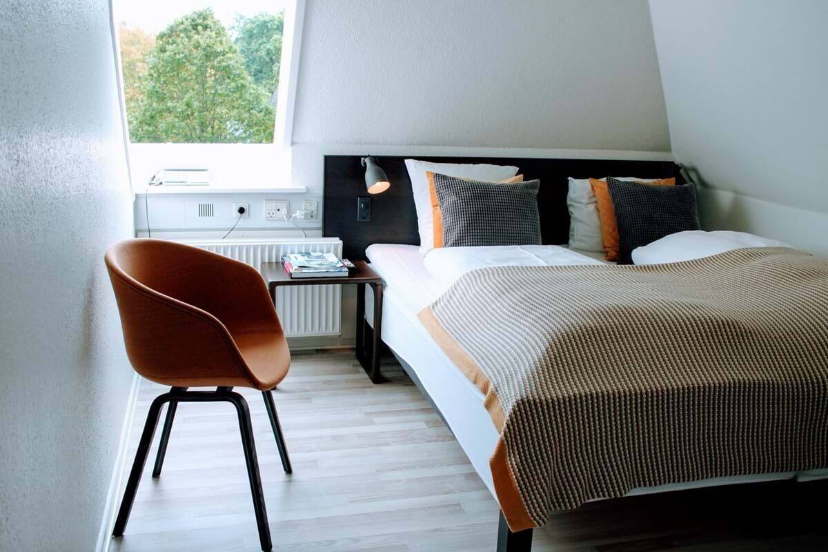 double room, park view | hypo-allergenic bedding, desk, iron/ironing board, free wifi